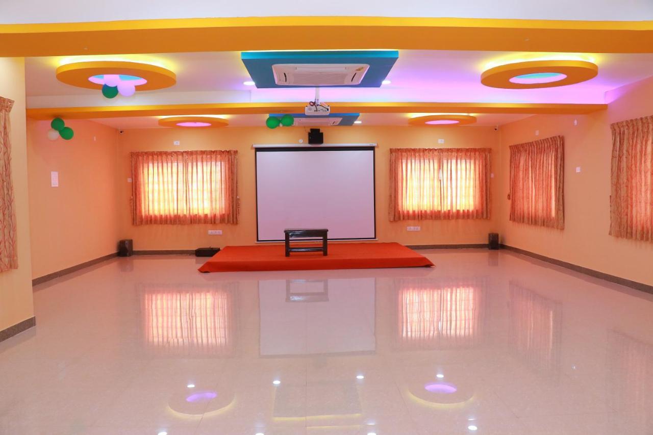 Avm Residency Hotel Paramagudi Exterior foto